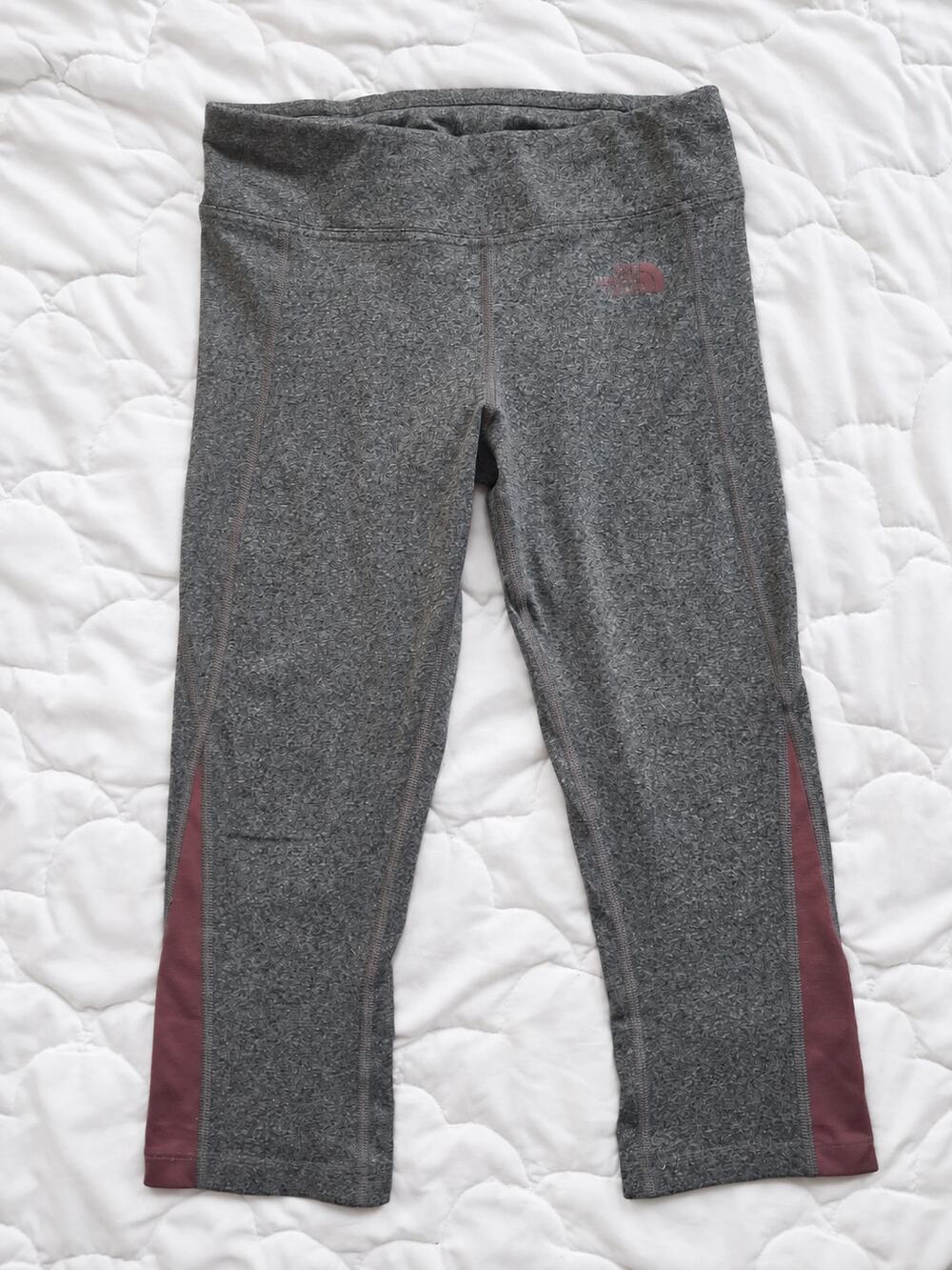 The North Face Gray Burgundy Cropped Athletic Leggings Size Small
